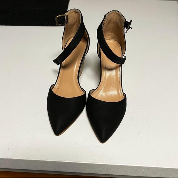 Black Strap Wedges - Picture 1 of 2